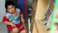 Buku-buku di pasar ini pun bisa dibeli menggunakan KJP.