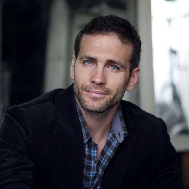 Saya senang bisa berkelahi dengan Daniel Craig dan membanting pintu di depan wajah saya, kata Rosseau kepada Daily Mail soal keterlibatannya dalam film James Bond yang berjudul Spectre (2015). (Foto: Instagram/@jeancharlesrousseau)