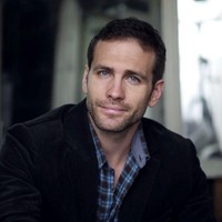 Saya senang bisa berkelahi dengan Daniel Craig dan membanting pintu di depan wajah saya, kata Rosseau kepada Daily Mail soal keterlibatannya dalam film James Bond yang berjudul Spectre (2015). (Foto: Instagram/@jeancharlesrousseau)