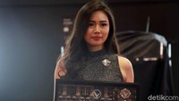 Venom Audio juga meluncurkan 3 buah power amplifier yang terdiri dari 2 power amplifier 4 channel serta 1 power amplifier monoblock. Ada pula sebuah subwoofer dengan seri VL10.Dengan kemunculan subwoofer VL 10 ini maka tipe Illuminator sudah lengkap jajaran perangkatnya mulai dari speaker, amplifer dan subwoofer, dengan harapan mampu menjadi pilihan untuk para pecinta sound quality.