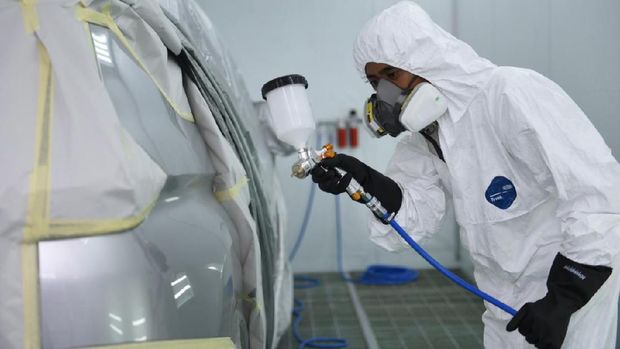 Diler perbaikan dan pengecatan Mitsubishi
