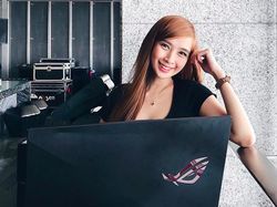 Kenalan dengan Ann, Gamer Cantik Jago Main Tembak-tembakan