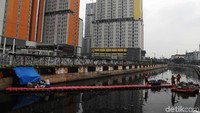 Pembersihan dilakukan sejak jam 08.00-16.00 WIB.