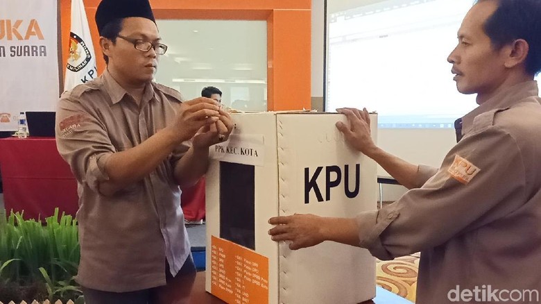KPU: Besok Batas Parpol dan Capres Laporkan Dana Kampanye KPU: Besok Batas Parpol dan Capres Laporkan Dana Kampanye