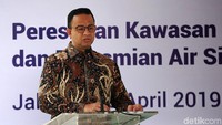 Gubernur DKI Jakarta Anies Baswedan meresmikan kawasan integrasi transportasi Dukuh Atas.