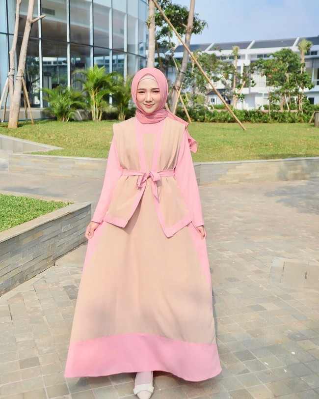 Hijab instan juga bisa dipilih untuk kamu yang masih sekolah. Pilih hijab instan yang terbuat dari kaos atau katun yang menyerap keringat. Foto: Instagram