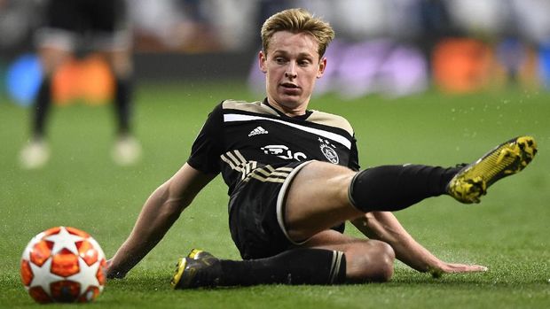 Frenkie de Jong memilih Barcelona, sedangkan De Ligt bakal ke Juventus. (