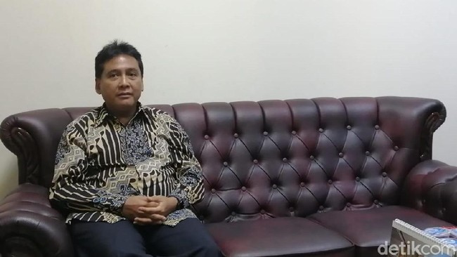 Kereta LRT Jabodebek Diangkut Via Tol, Heboh Wiranto Ditusuk
