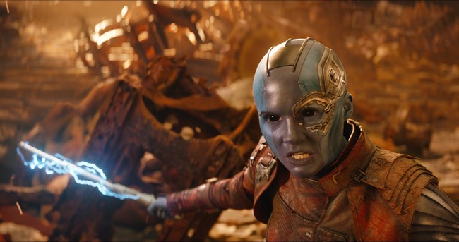 Tim artistik menghabiskan waktu 4 jam untuk mengubah wajah cantik Karen Gillan menjadi Nebula. Melepas dan menghapus semua makeup pun tak kalah sulit, perlu waktu 30 menit. Foto: Istimewa