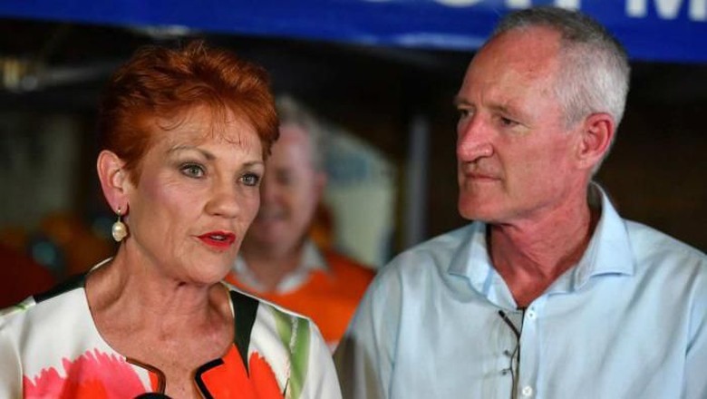 Caleg Australia Mundur Setelah Videonya Bersama Penari Telanjang Beredar Caleg Australia Mundur Setelah Videonya Bersama Penari Telanjang Beredar