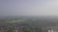 Sebagian dari Candi Prambanan terletak pada ketinggian 154 meter di atas permukaan laut ini termasuk dalam wilayah Kabupaten Sleman. Ada pula sebagian lagi masuk dalam wilayah Kabupaten Klaten (Didik Dwi Haryanto/detikcom)