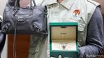 Penampakan Tas Chanel hingga Jam Rolex, Bukti Suap Bupati Talaud