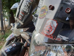 Pengawal Ambulans, Membantu tapi Tabrak Aturan