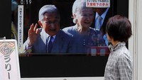 Perdana Menteri Jepang, Shinzo Abe, kemudian akan mengumumkan abdikasi Akihito. Sang kaisar pun akan melontarkan pidato terakhirnya sebagai seorang pemimpin kekaisaran di hadapan 300 tamu undangan. Kim Kyung-Hoon/reuters.