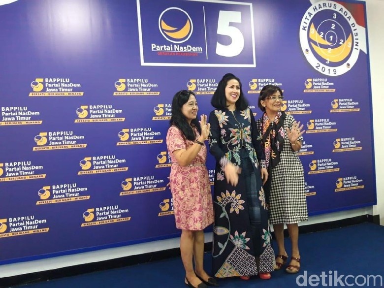 9 Artis Caleg NasDem di Jatim, Hanya Venna Melinda yang Lolos ke Senayan 9 Artis Caleg NasDem di Jatim, Hanya Venna Melinda yang Lolos ke Senayan
