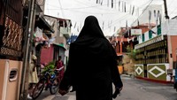 Presiden Sri Lanka Maithripala Sirisena mengatakan ia mengambil langkah darurat pelarangan aksesori yang menutup seluruh wajah demi pertimbangan keamanan nasional imbas terjadinya teror bom Paskah beberapa waktu lalu di Sri Lanka. Danish Siddiqui/Reuters.