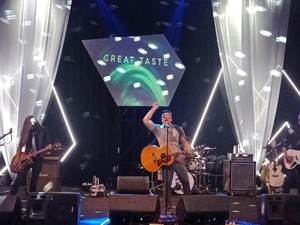 Asoy Geboy! Aksi Naif Hibur Penonton di Salihara Artspace