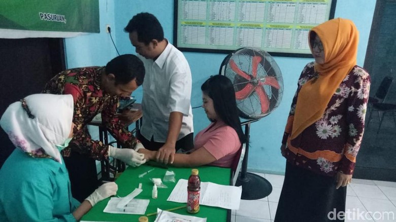 3 PSK yang Terjaring di Tretes Pasuruan Terinfeksi HIV/AIDS 3 PSK yang Terjaring di Tretes Pasuruan Terinfeksi HIV/AIDS