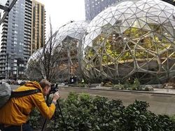 10 Harta Tak Biasa Milik Orang Terkaya Dunia