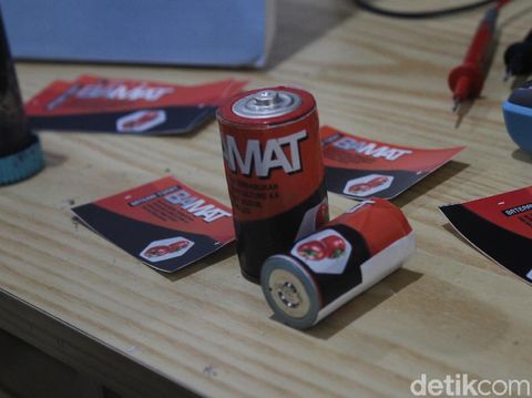 Bamat, Baterai Berbahan Baku Tomat Busuk yang Ramah Lingkungan
