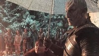 Meskipun bermusuhan, ternyata Bran dan Night King justru sangat akrab di lokasi syuting. Dok. Ist