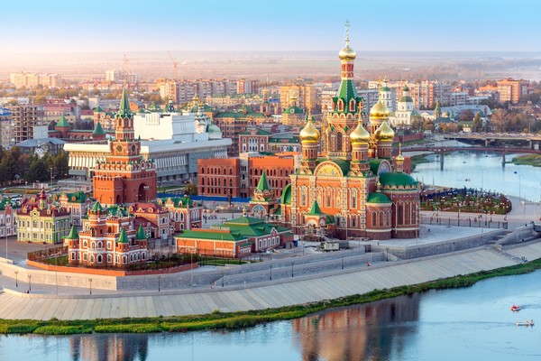 Rusia telah memindahkan ibu kotanya sebanyak 2 kali lho. Awalnya Moskow memang menjadi ibukota pertama, namun di tahun 1712 pemerintah memindahkannya ke St Peterburg dengan alasan lebih dekat dan punya akses ke Eropa. Di tahun 1918, pemerintah pun mengembalikan ibu kota Rusia ke Moskow. (iStock) Rusia telah memindahkan ibu kotanya sebanyak 2 kali lho. Awalnya Moskow memang menjadi ibukota pertama, namun di tahun 1712 pemerintah memindahkannya ke St Peterburg dengan alasan lebih dekat dan punya akses ke Eropa. Di tahun 1918, pemerintah pun mengembalikan ibu kota Rusia ke Moskow. (iStock)
