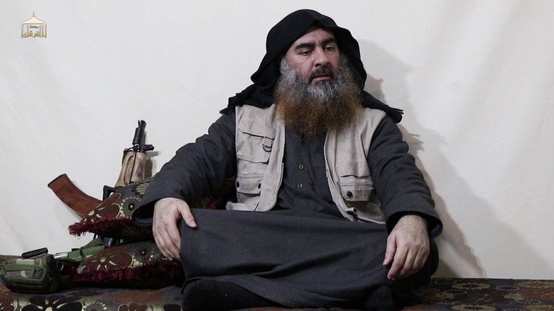 Pemimpin ISIS Abu Bakr al-Baghdadi Muncul dalam Video Terbaru Pemimpin ISIS Abu Bakr al-Baghdadi Muncul dalam Video Terbaru