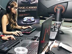 Kenalan dengan Ann, Gamer Cantik Jago Main Tembak-tembakan