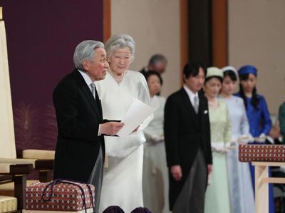 Kaisar Akihito Resmi Turun Takhta