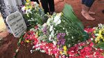 Prosesi Pemakaman Eddy Riwanto, Aktor yang Kerap Jadi Imam Salat