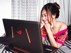 Kenalan dengan Ann, Gamer Cantik Jago Main Tembak-tembakan