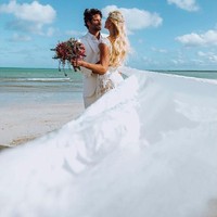 Tentu saja peristiwa ini membuat sang suami syok, apalagi ia melihat sendiri wanita yang baru dinikahinya pada bulan Januari itu jatuh. Jorge mencoba untuk menyelamatkannya. Dia melihat Carol tenggelam dan tidak dapat menyelematkannya. Itu adalah momen yang mengerikan baginya, kata Can Saad. Foto: Instagram @cabitten