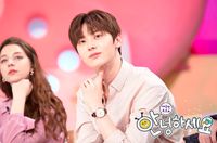 Pengakuan Artis K-pop yang Gila Kebersihan dan Ngaca 50 Kali Sehari