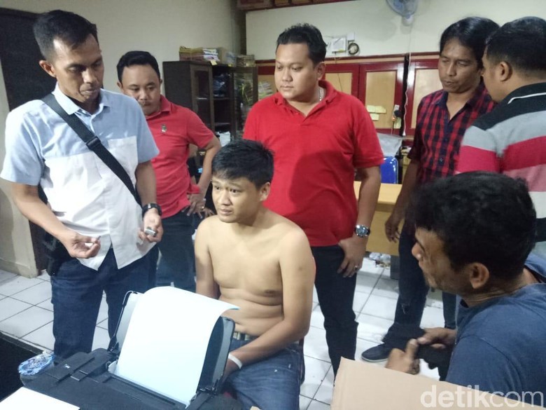 Ternyata Usman Ditembak Mati Adi Karena Tagih Utang Ekstasi Rp 10 Juta Ternyata Usman Ditembak Mati Adi Karena Tagih Utang Ekstasi Rp 10 Juta