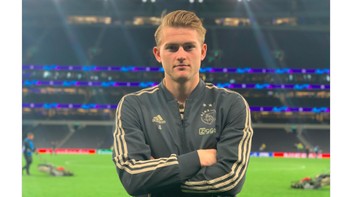 Usianya baru 19 tahun, membuat Matthijs de Light jadi kapten termuda di semifinal Liga Champions. Foto: Istimewa