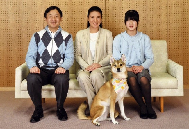 Aiko, Putri Toshi lahir di Tokyo 1 Desember 2001. Gadis 17 tahun itu adalah putri dari Naruhito yang baru dinobatkan sebagai kaisar Jepang dan Owada Masako.  Foto: Dok. TheImperialHouseholdAgencyof/AFP, Getty Images
