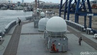 USS Blue Ridge sendiri adalah kapal pemandu semua kapal yang tergabung dalam Armanada ke-7 AL AS yang beroperasi di perairan Asia.