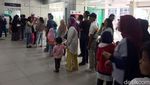Libur Hari Buruh, Warga Padati MRT Jakarta