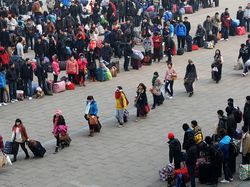 Cerita Pilu Buruh di Balik Kecanggihan Gadget Apple dan Amazon