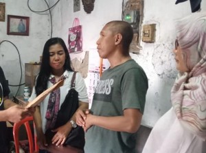 Relawan Jokowi Beri Santunan ke Petugas KPPS yang Meninggal