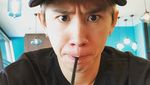 Serunya Taka ONE OK ROCK Saat Makan Bareng Ed Sheeran dan Belanja Seafood