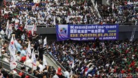 Tak jarang, mereka menimpali pidato dengan meneriakkan Hidup Prabowo!.