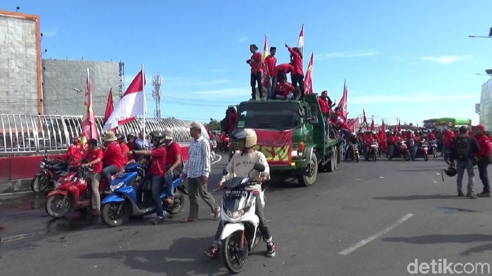 Aksi Hari Buruh di Makassar