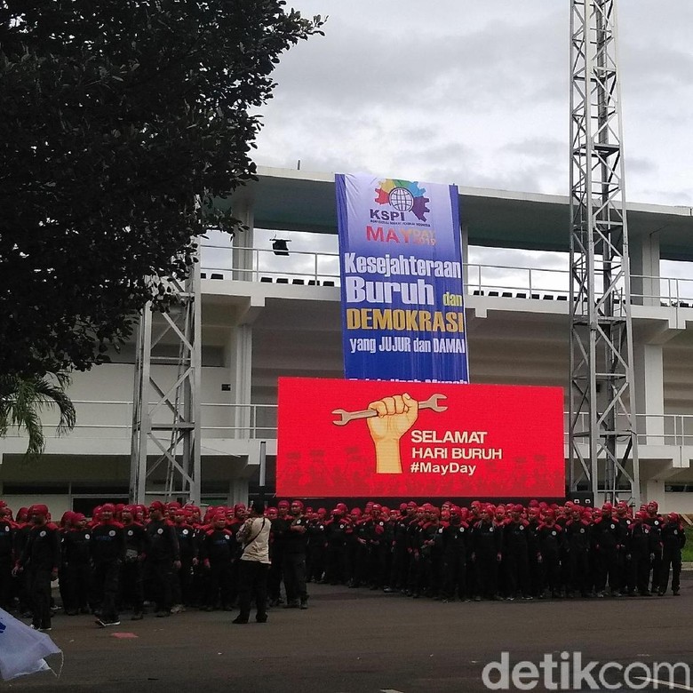 Presiden KSPI Pastikan Massa Buruh di Senayan Tak Bergerak ke Istana Presiden KSPI Pastikan Massa Buruh di Senayan Tak Bergerak ke Istana