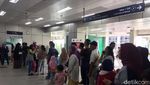 Before-After Gaya Antre Penumpang MRT Jakarta Dalam 4 Tahun Operasi