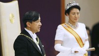 Upacara penobatan Naruhito digelar pada Rabu (01/05), sehari setelah ayahnya, Akihito, menjadi kaisar pertama yang turun takhta secara sukarela dalam dua abad kekaisaran Jepang. Mandatory credit Kyodo/via REUTERS.