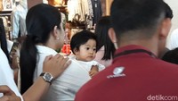Cucu keduanya, Sedah Mirah juga turut serta. Bayu Ardi Isnanto/detikcom.