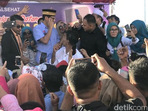 Sandiaga Disapa Pak Wapres di Padang