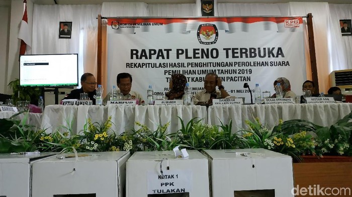 Rekap Suara di KPU Pacitan Selesai, Prabowo Ulangi Kegemilangan 2014