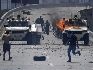 Ekonomi Merosot, Amerika Latin Dibayangi Badai Kerusuhan